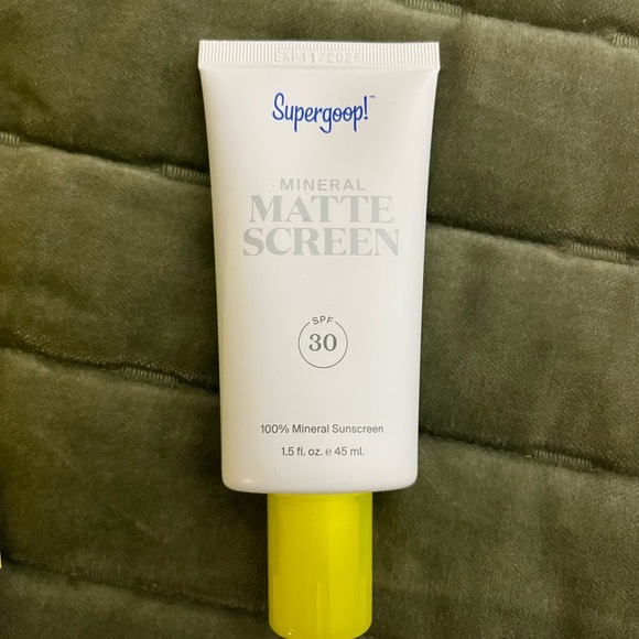 Supergoop Matte sunscreen - Picture 2 of 3